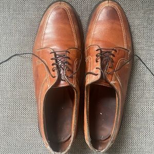 Allen Edmonds causal/dress shoes